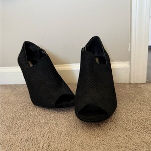 Elegant Black Peep-Toe Women's Shoes